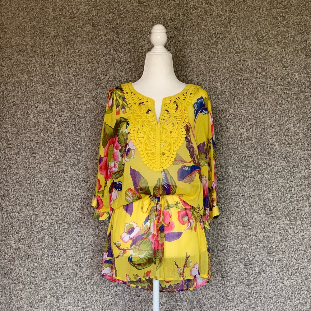 💫🌼 Floral Semi Sheer Tunic Top 🌼💫